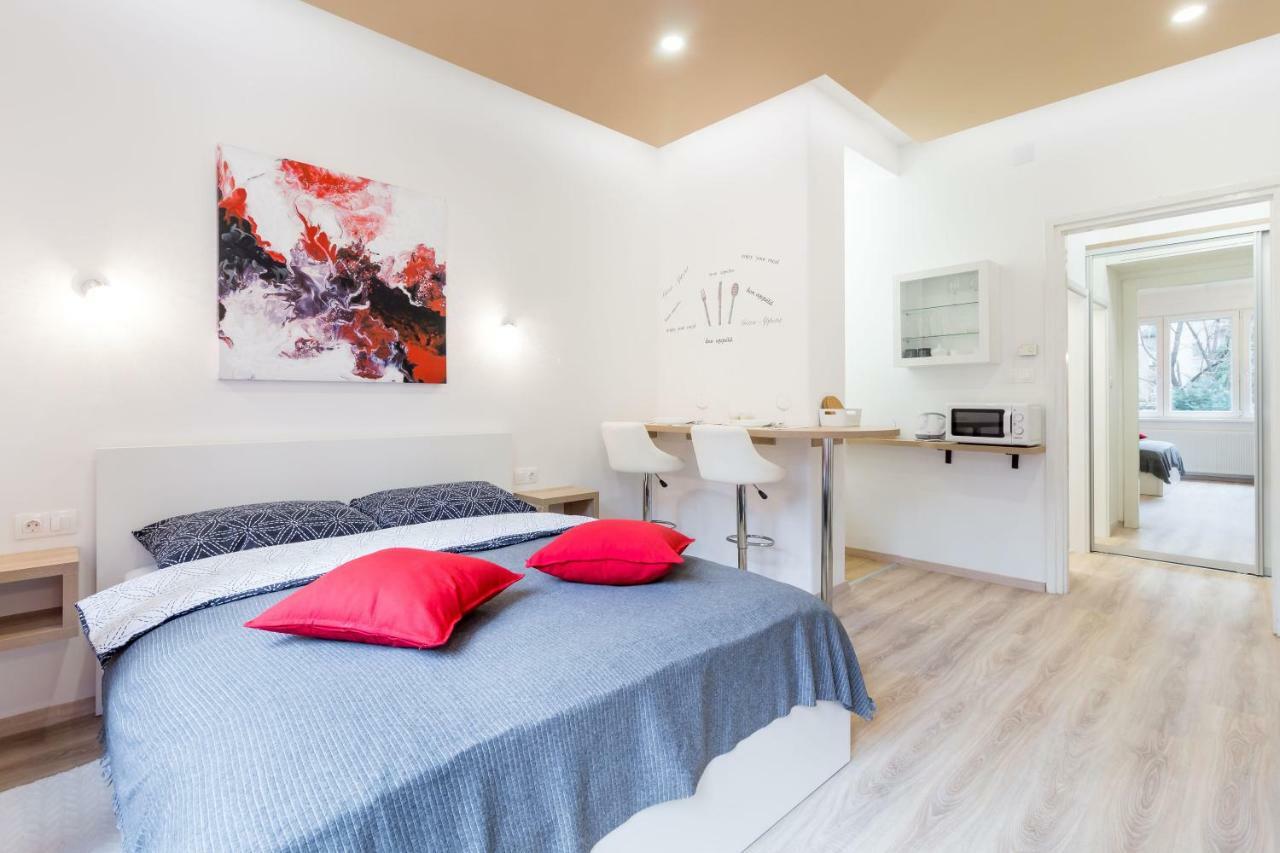 Cosy Romantic Apartment Zagabria Esterno foto